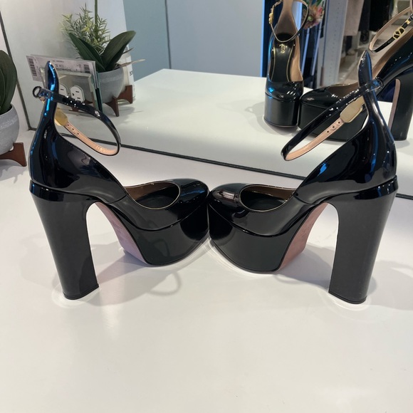 Valentino Garavani Tan-Go Platform Pumps - Picture 7 of 10